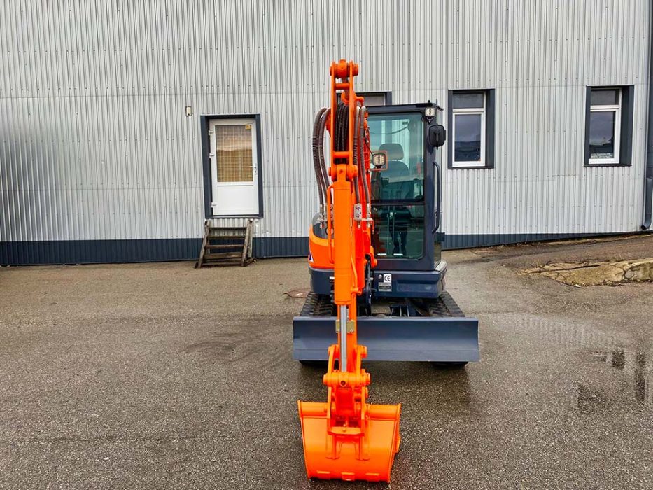 Eksavators-CDM-6025-4