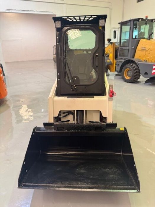 construction-equipment-skid-steer-Lonking-CDM303-Motor-Kubota---1756677055434029857_big--25090100321300631600